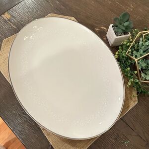 Noritake Montblanc Ivory China Floral‎ Embossed Oval Serving Platter 12.5”Length